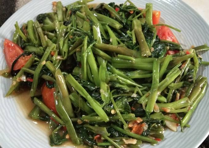 Mudah Banget Memasak Resep 5. Tumis Kangkung Ca Trasi