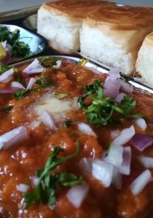 A picture of Restaurant Style Pav-bhaji.