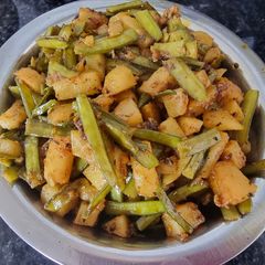 A picture of Guvar bataka nu shaak.
