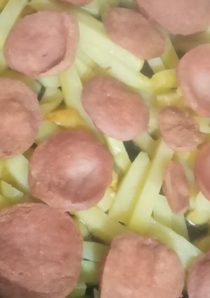 عکسی از دستور سیب زمینی و سوسیس خوشمزه