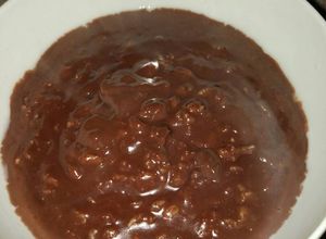 Una foto de Gachas o "porridge" de avena con chocolate