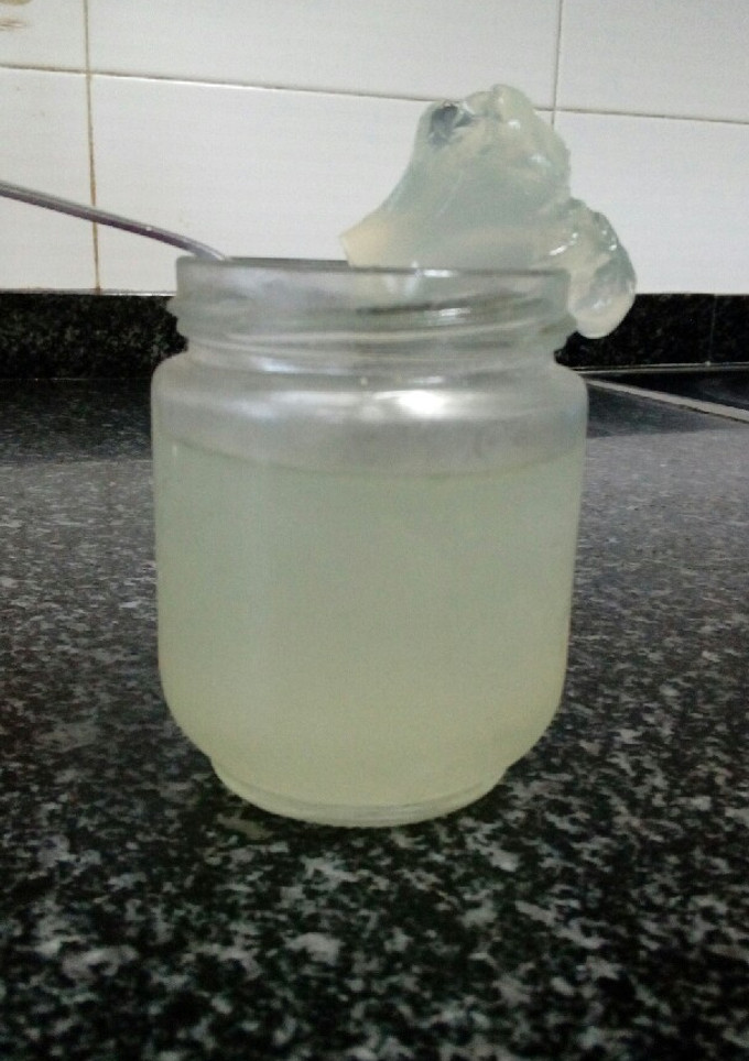 Una foto de Gelatina de limón y aloe vera