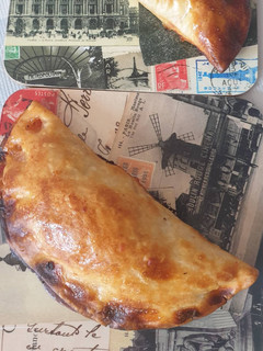 Una foto de Empanadillas con anchoa, tomate y huevo duro