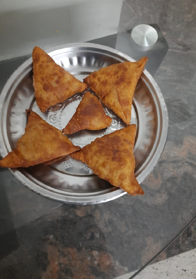 ஆலு சமோசா செய்முறை முக்கிய புகைப்படம்
