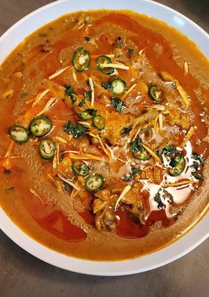 A picture of Chicken nihari.