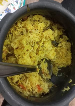 A picture of Aloo bath (spiced potato rice).