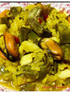 Una foto de Arroz meloso con choco, mejillones y verduras