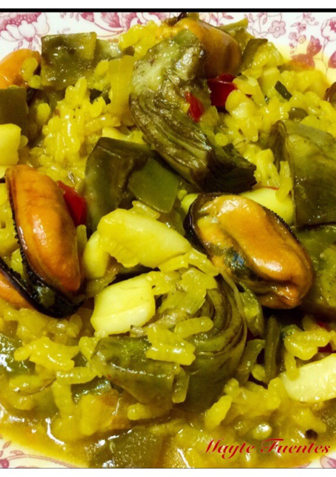 Una foto de Arroz meloso con choco, mejillones y verduras