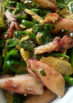 Foto resep Cumi asin cabe hijau a la Tuchy