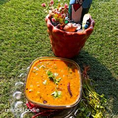 A picture of Pappu Charu.