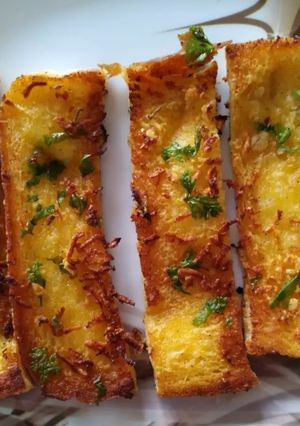 गार्लिक ब्रेड स्टिक (Garlic Bread stick recipe in Hindi) रेसिपी मुख्य फोटो