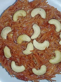 मीठी सेवंई कुनाफा स्टाइल(meethi sewai kunfa style recipe in hindi) रेसिपी मुख्य फोटो