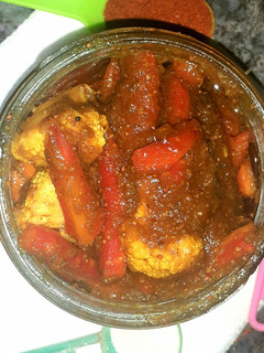 गाजर गोभी का खट्टा मीठा आचार(Gajar gobhi ka khatta meetha Achar recipe in Hindi) रेसिपी मुख्य फोटो