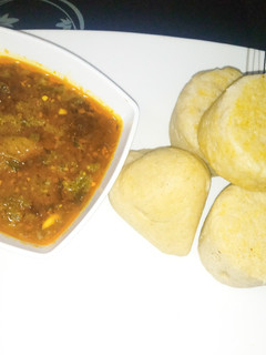 A picture of Steamed bread (alkubus).