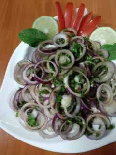 A picture of Mint & onion kachumber salad 🌱🧅🥗.