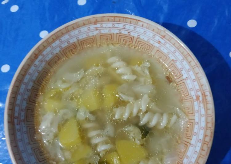 Bagaimana Menyiapkan Sop macaroni sederhana yang Bisa Manjain Lidah