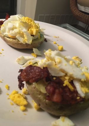 A picture of Easy stuffed potatoes.