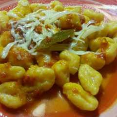 A picture of Ñoquis de calabaza.