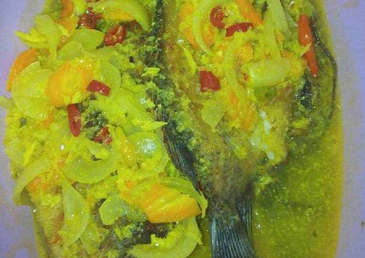 Cara mudah mengolah Gurami acar kuning yang Bikin Ngiler