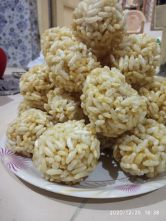 મમરા ના લાડુ (Mamara Ladoo Recipe In Gujarati) રેસીપી મુખ્ય ફોટો
