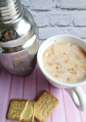 Foto resep Strawberry Soya Latte (Milkshake) - no blender