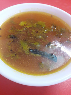 தக்காளி ரசம்(tomato rasam recipe in tamil) செய்முறை முக்கிய புகைப்படம்
