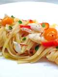 Linguine con orata, peperoni, datterini gialli e pistilli di zafferano