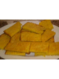 Una foto de Fainá de queso con masa licuada