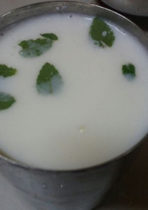 A picture of Mint lassi.