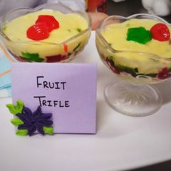 A picture of Fruit Trifle.