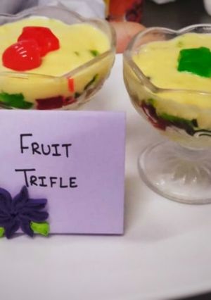 A picture of Fruit Trifle.