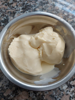 Una foto de Helado de chocolate blanco