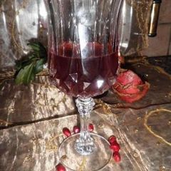 A picture of Pomegranate liqueur.