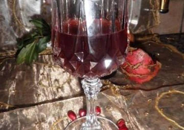 Pomegranate liqueur