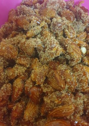 केरेमल बादाम (caramel badam recipe in Hindi) रेसिपी मुख्य फोटो