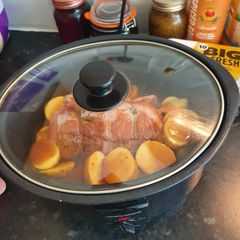 A picture of Slow cooker lamb.