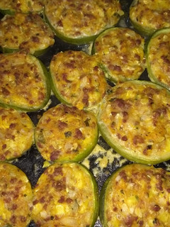 Una foto de Zapallitos rellenos con verduras y carne 🍴