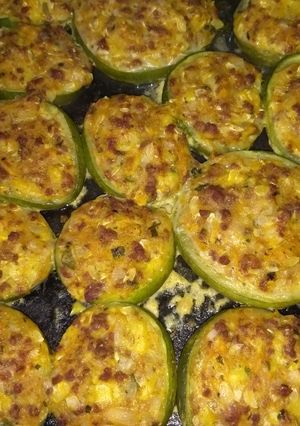 Una foto de Zapallitos rellenos con verduras y carne 🍴