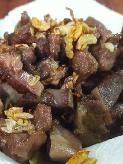 รูปของ ลิ้นหมูทอด กระเทียมพริกไทย