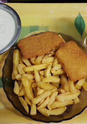 Hasábburgonya pesto s sajtos tejfölös fokhagymás mártogatossal recept fotója