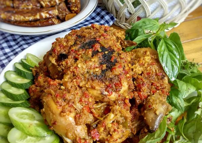 Bagaimana Menyiapkan Ayam Panggang Bumbu Rujak Anti Gagal