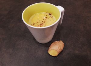 Foto principal de Cúrcuma latte con jengibre