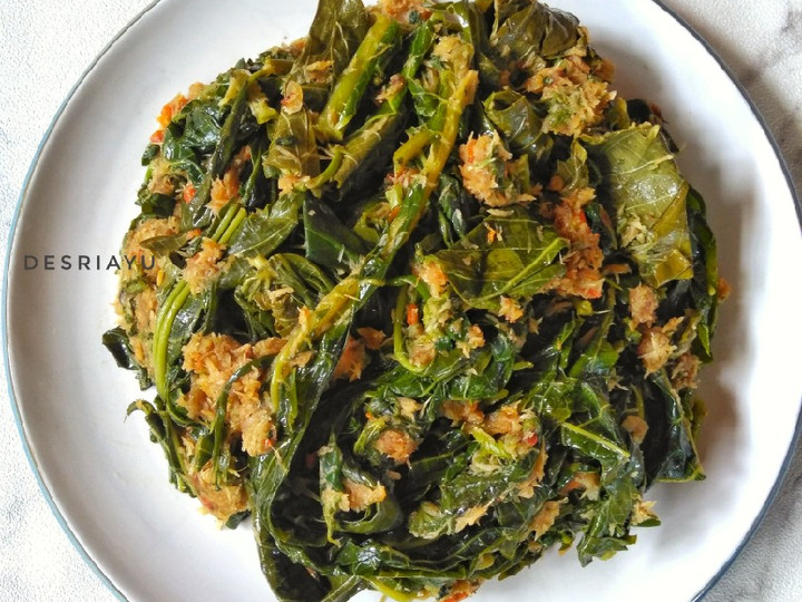 Bagaimana Menyiapkan Urab Daun Pepaya dan Daun Singkong Anti Gagal