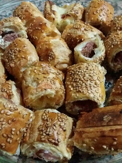 Una foto de Saladitos de Paté de pimienta y queso philadelphia