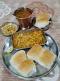 Matki Misal pav