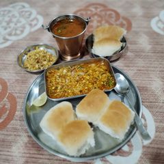 Matki Misal pav A picture of Matki Misal pav.