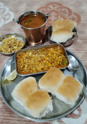 A picture of Matki Misal pav.