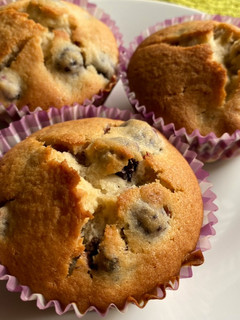 Una foto de Muffins de moras y plátano