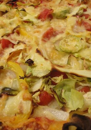 A picture of The week night PIZZA.