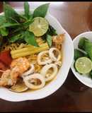 Mì tôm lẩu Thái chua cay siêu đơn giản